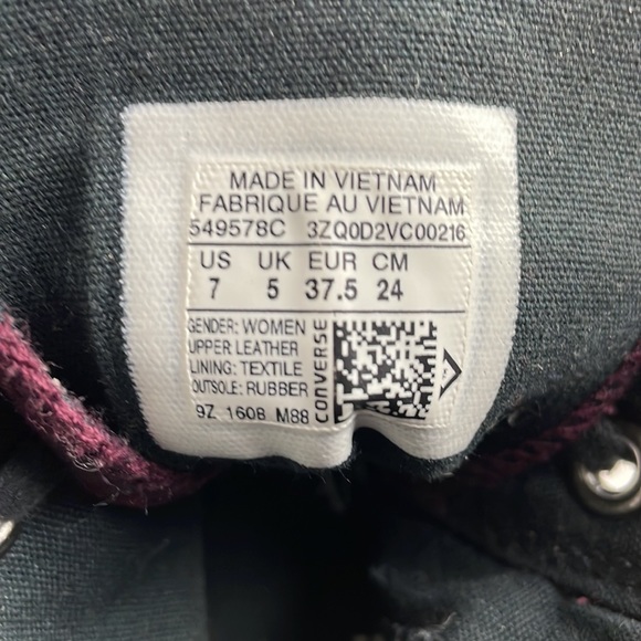 CONVERSE•ALL STAR•LEATHER•BURGUNDY HI TOPS - Picture 9 of 10